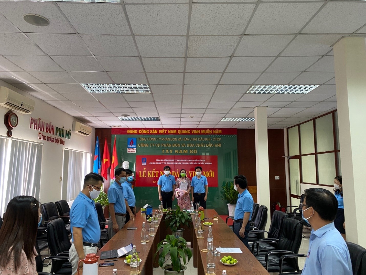 PSW Tổ chức lễ kết nạp đảng viên mới