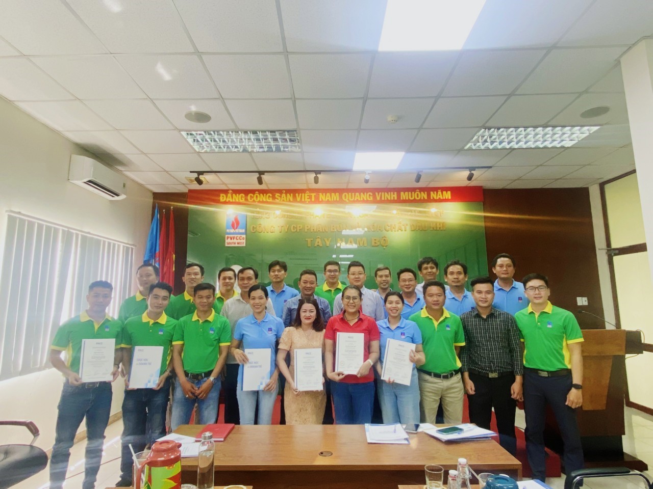 PSW TỔ CHỨC LỄ BẾ GIẢNG VÀ TRAO CHỨNG CHỈ KHÓA ĐÀO TẠO CHUYÊN ĐỀ “KỸ NĂNG KINH DOANH TRONG TÌNH HÌNH MỚI”