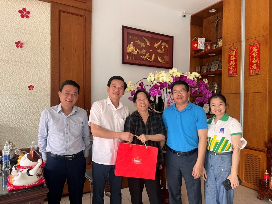 Đoàn công tác PVFCCo đến thăm và làm việc với các Đại lý, Cửa hàng tại khu vực Tây Nam Bộ