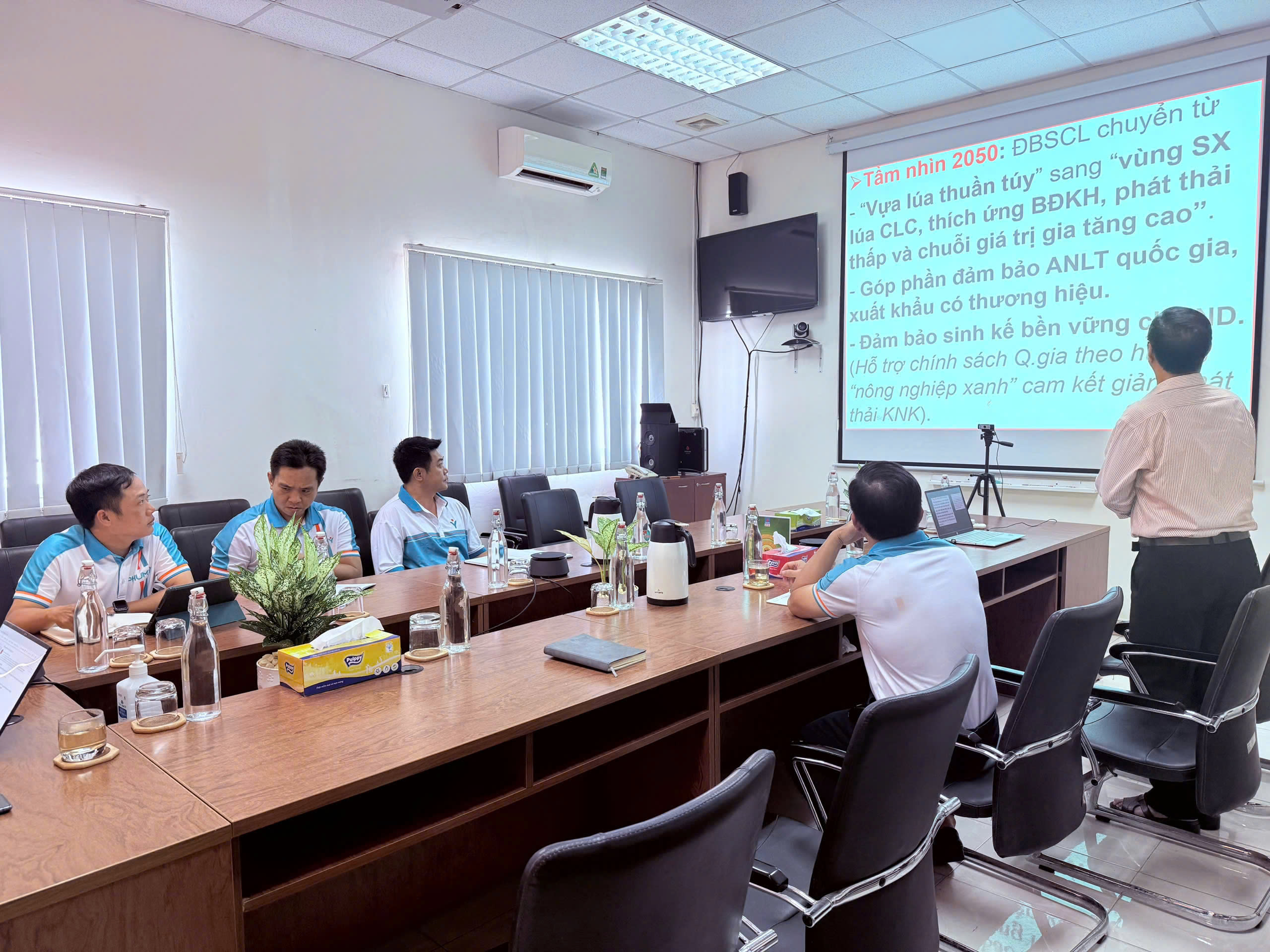 PSW đào tạo nội bộ với chuyên đề “Sản xuất lúa thông minh, thích ứng biến đổi khí hậu”