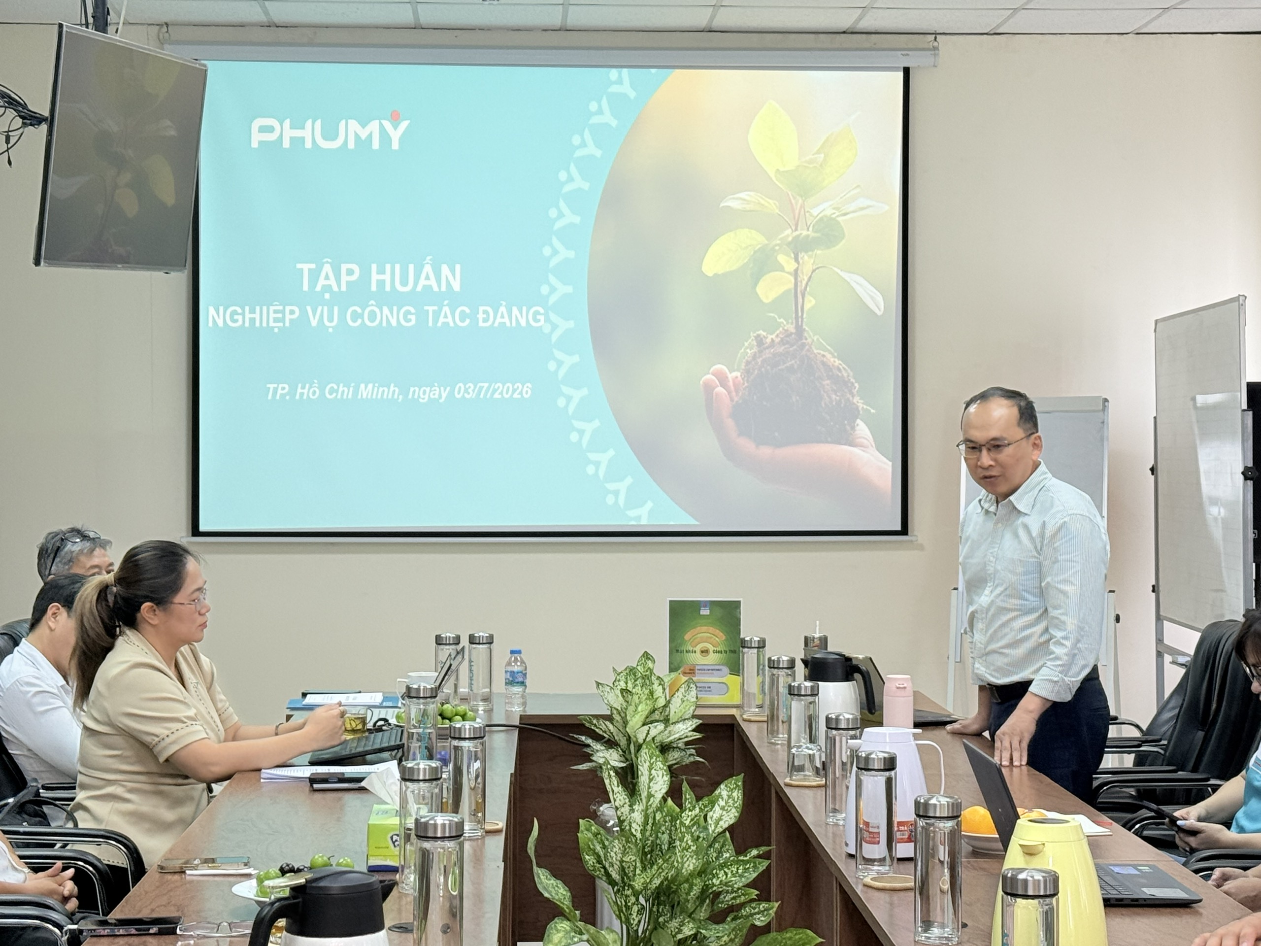 Chi bộ Phú Mỹ Tây Nam Bộ tổ chức sinh hoạt định kỳ, đẩy mạnh chuyển đổi số trong công tác Đảng